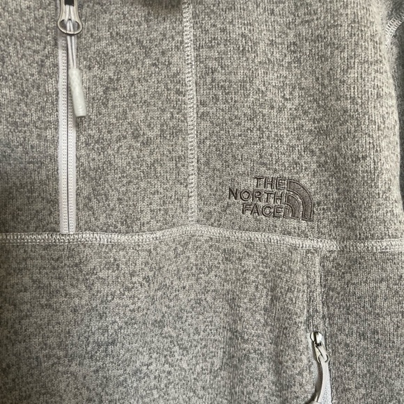 Men’s Northface fleece pullover with front pocket - Picture 1 of 4